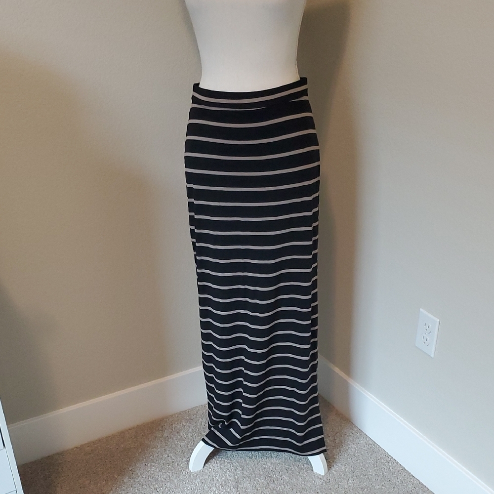 NWT Banana Republic Black and White Striped Maxi Skirt